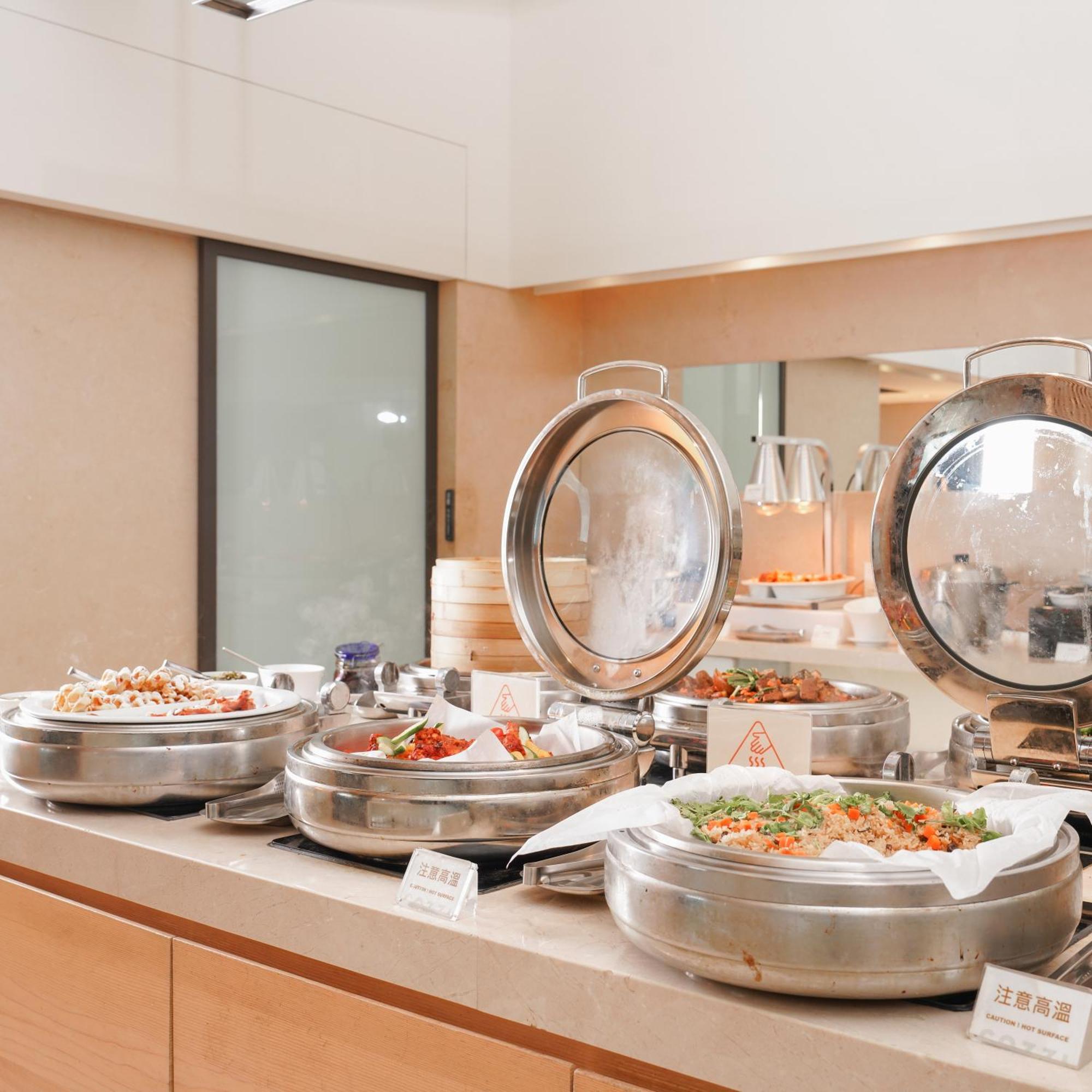 Hotel Cozzi Zhongshan Kaohsiung Buitenkant foto