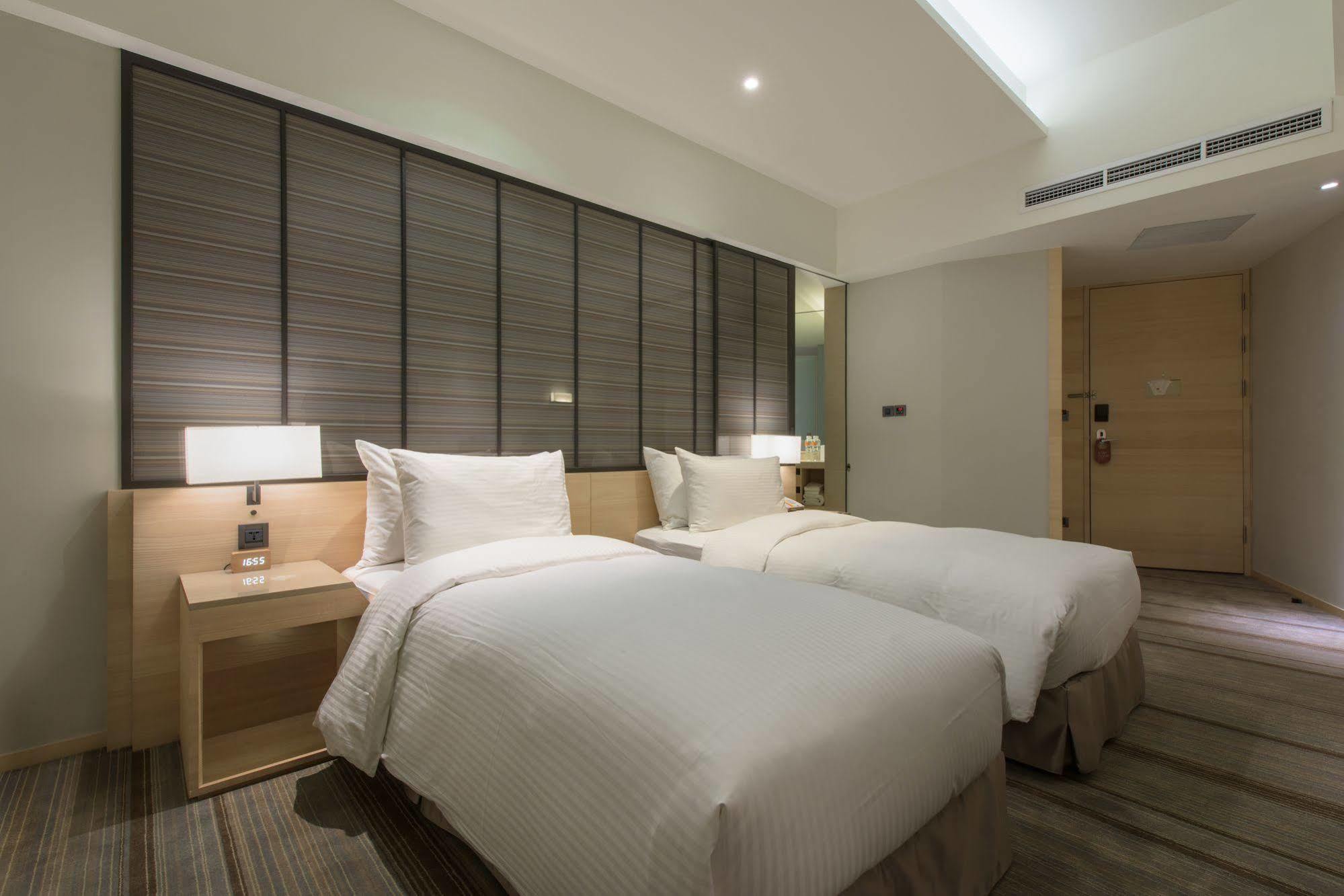 Hotel Cozzi Zhongshan Kaohsiung Buitenkant foto