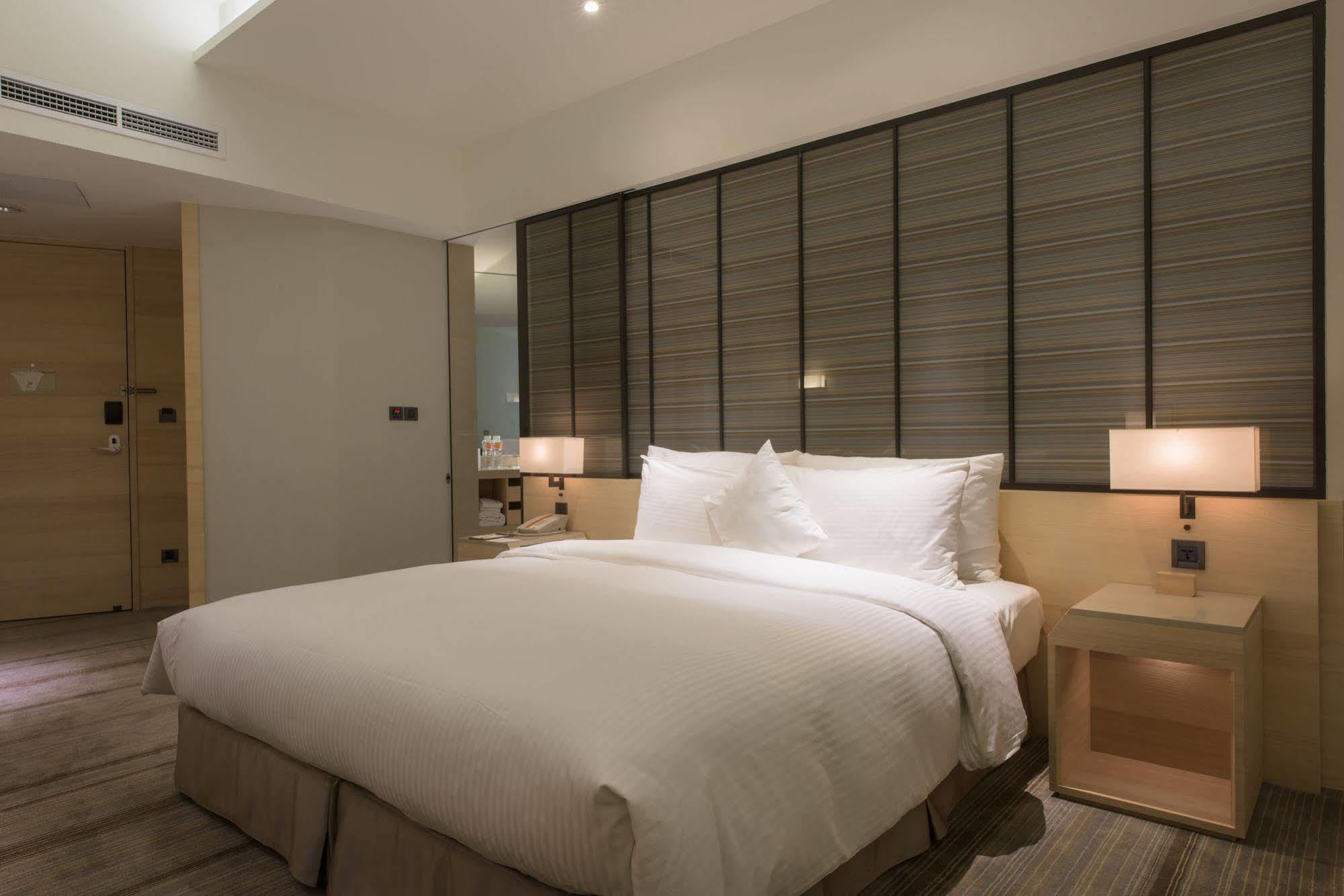 Hotel Cozzi Zhongshan Kaohsiung Buitenkant foto