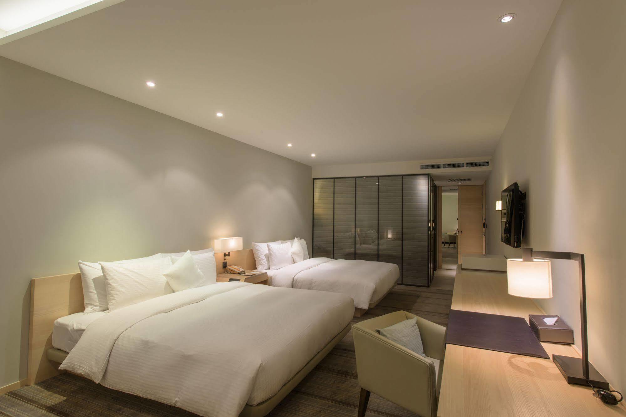 Hotel Cozzi Zhongshan Kaohsiung Buitenkant foto